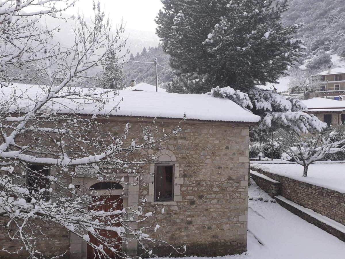 Family'S Houses Kalavryta Exterior foto