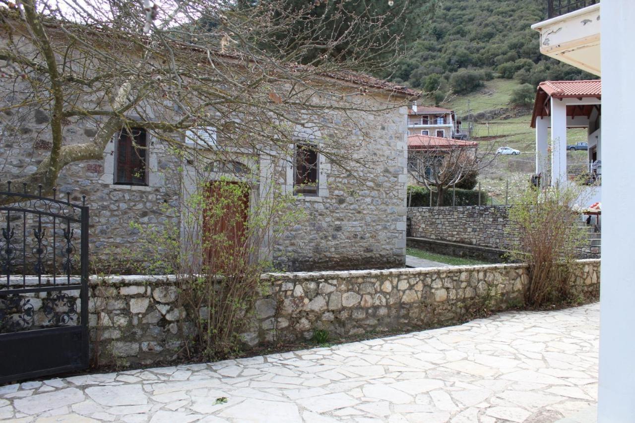 Family'S Houses Kalavryta Exterior foto